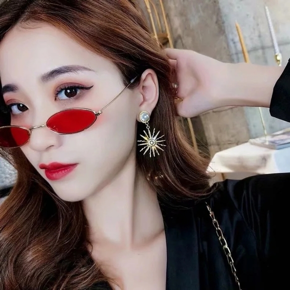 Luxury Gold Earrings - Picture 2 of 5